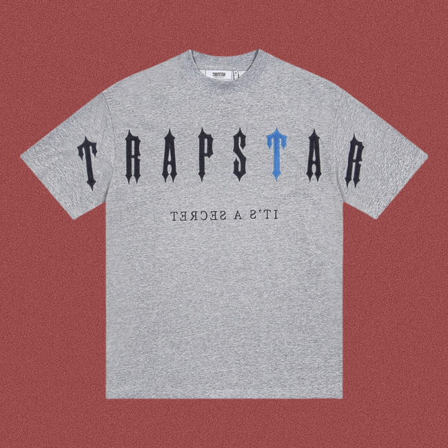 TRAPSTAR Gothic Logo Graphic T-Shirt Hover Image